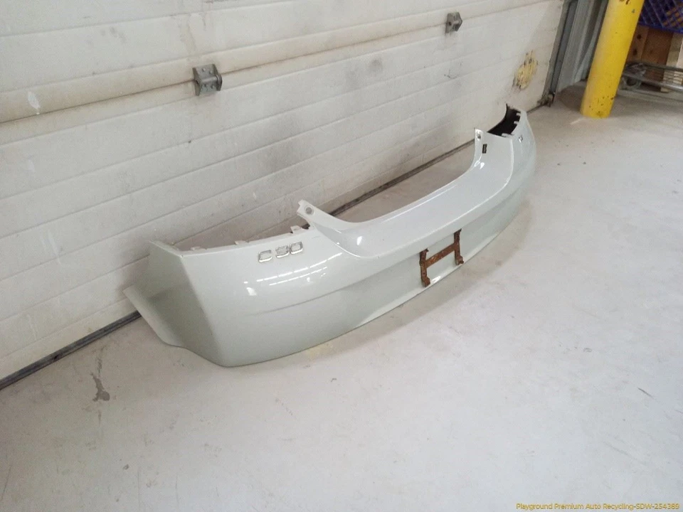 Volvo C30 Rear Bumper Cover White Metallic Fits 2007 2008 2009 2010 07 08 09 10 Foto 4 de 4