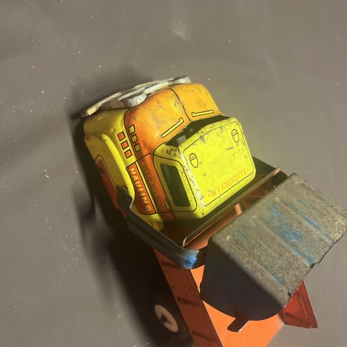 Vintage Wyandotte Trucking Pressed Steel Toy Dump Truck With Scoop Yellow Red - Picture 3 of 11
