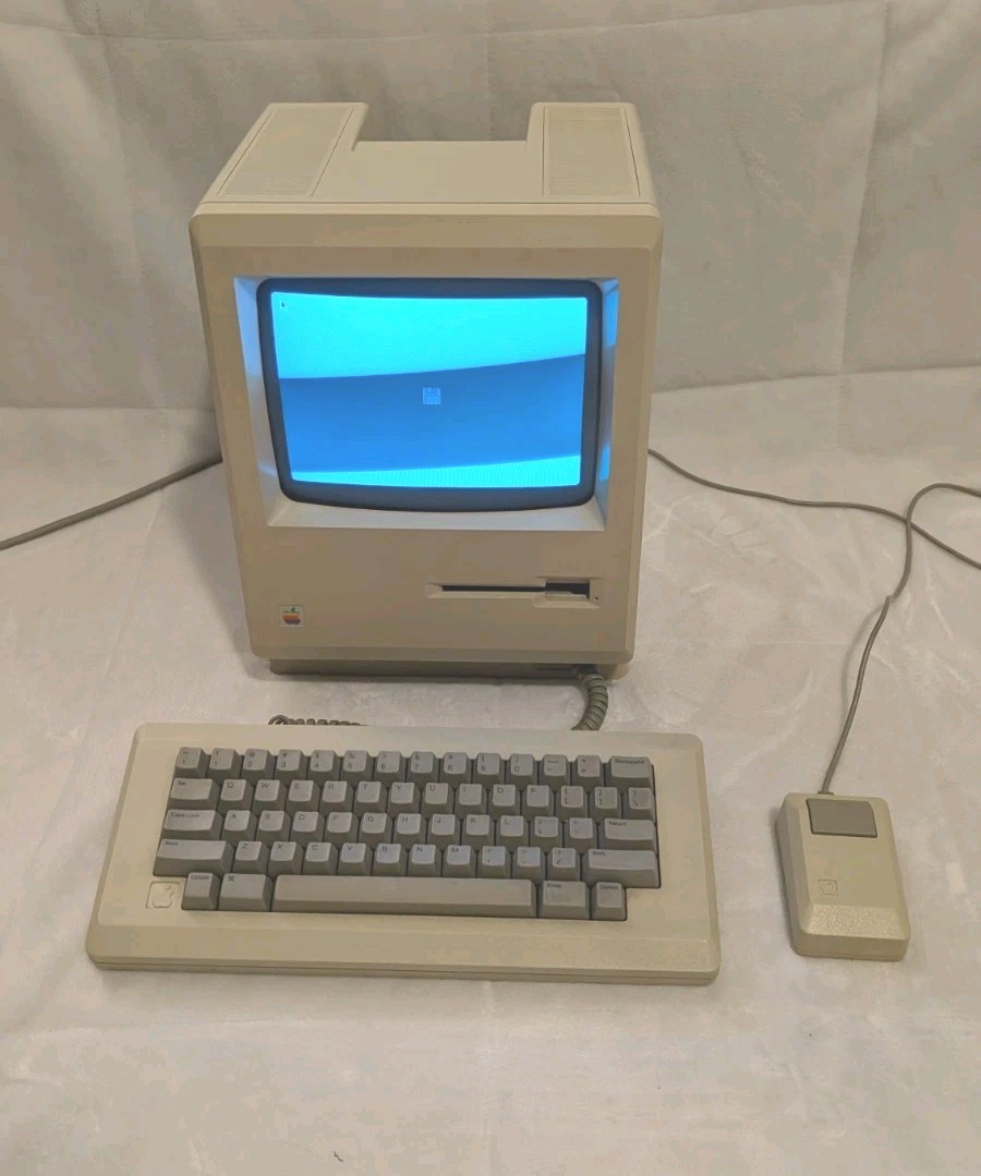1984 APPLE MACINTOSH 128K Original Model M0001 With Keyboard and