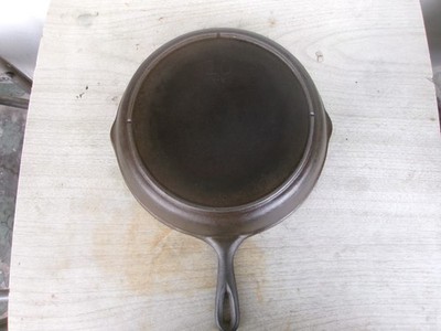 VINTAGE Lodge 10 SK D 3 Notch CAST IRON SKILLET Heat Ring NICE!!!