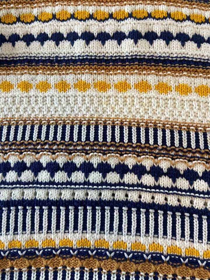 Suéter de Manga Longa Azul Branco Amarelo para Mulheres da Marc New York Andrew Marc Tamanho P - Imagem 2 de 4