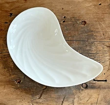 Vintage Charles Field Haviland CFH GDM White Bone Dish Nautilus Shell Crescent