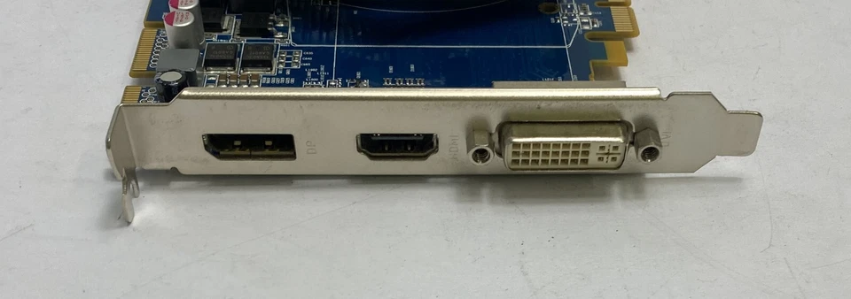 1GB Sapphire AMD Radeon HD5670 DVI / DP / HDMI GDDR5 PCI-e Graphics Video Card - Image 2 of 4