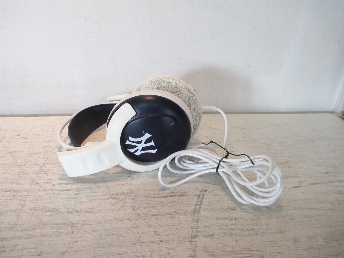 Pangea Brands New York Yankees MLB Headphones Ipod Iphone MP3