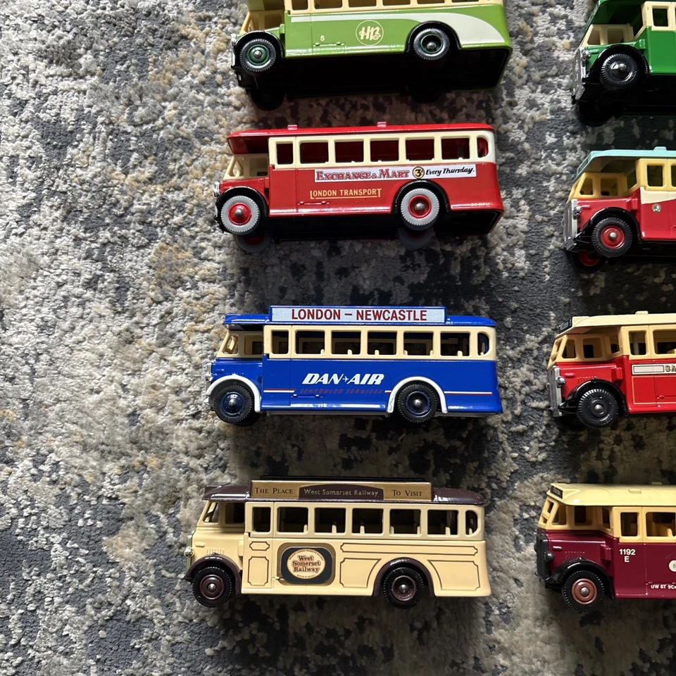 Autobuses Lledo X18 Foto 3 de 4