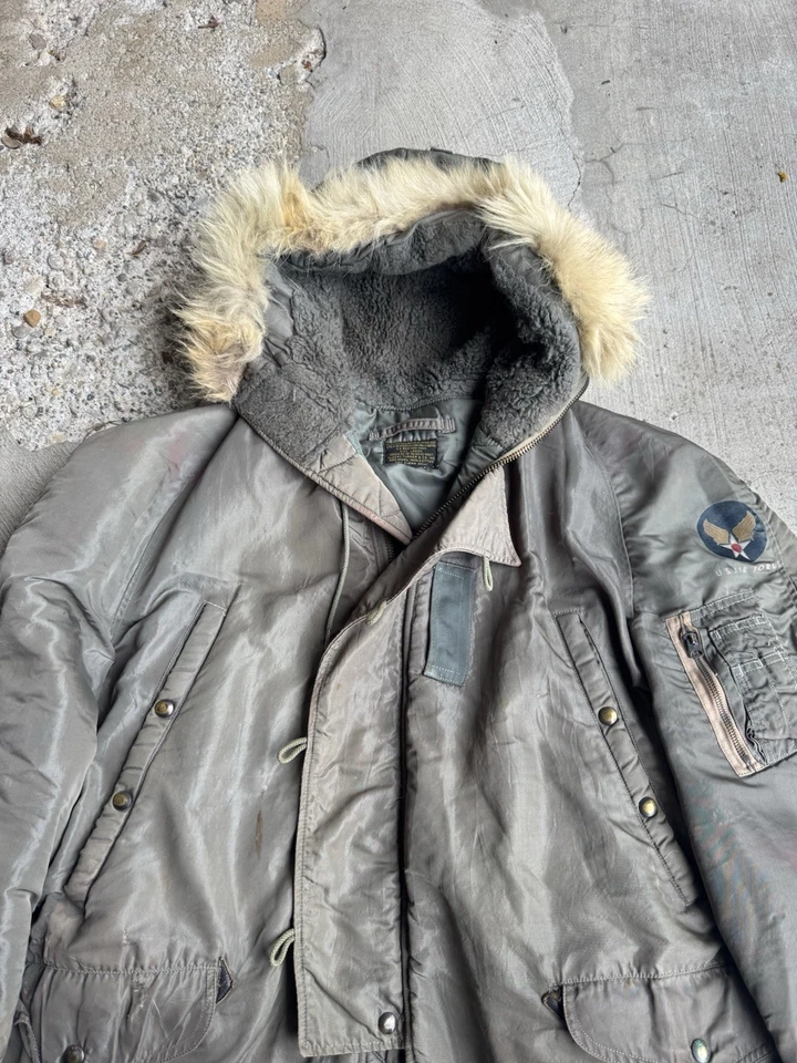 Chaqueta pesada de piel de coyote N-3B militar de la Fuerza Aérea de los Estados Unidos de colección de los años 50 talla grande Foto 2 de 4