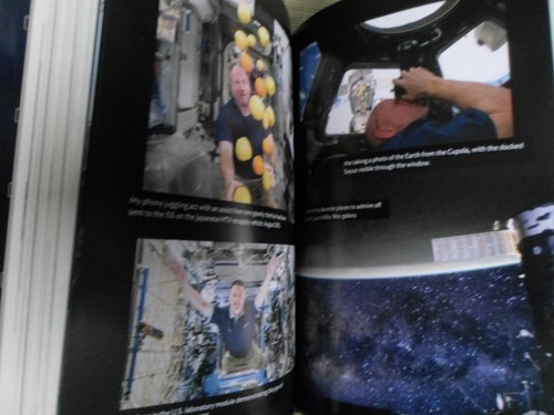 SENATOR SCOTT KELLY SIGNED - ENDURANCE Limited First Hardcover Edition NASA NEW - Picture 9 of 12