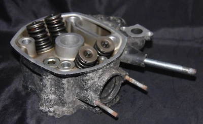 CULASSE DROITE 12200ME2000 HONDA GL650 1985 - Photo 1/4
