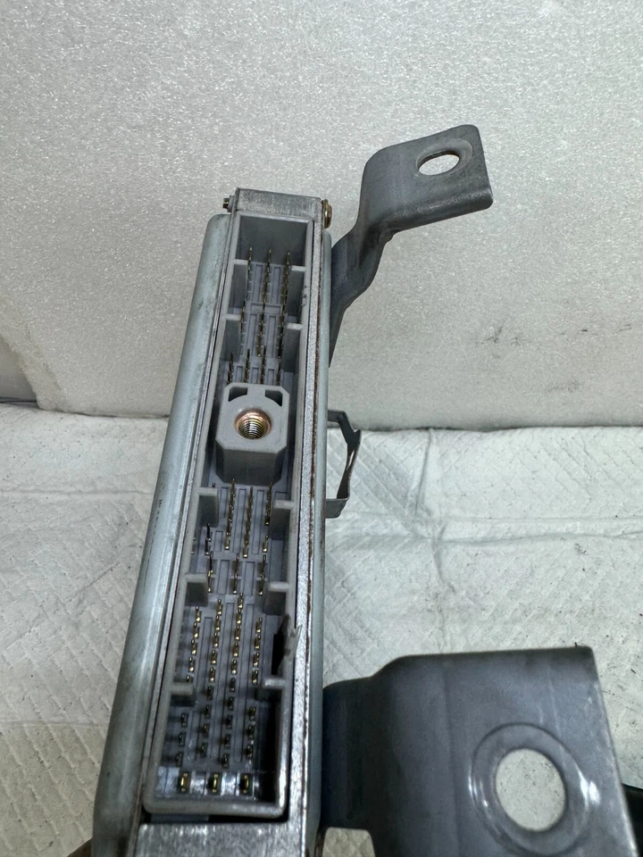 Módulo de control ECM del motor Nissan Quest Villager 2000 MECM-C716 OEM (AA 257) Foto 4 de 4