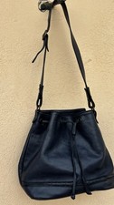 Bacaria. Borsa blu a
