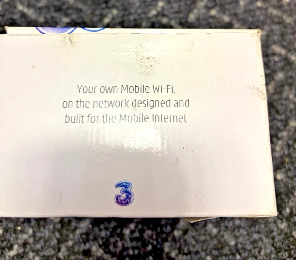 Huawei E5830 Wireless Modem Mobile Wi-Fi Hotspot MiFi 3G LOCKED TO THREE NETWORK - Image 2 of 4