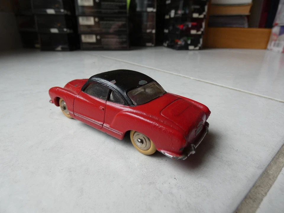 Volkswagen Coupé Karmann Ghia 24M Dinky Toys 1/43 Giocattolo Antico Originale - Immagine 2 di 4