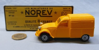 Norev France réf 26 : Citroën 2cv Fourgonnette (Jaune - Roues boutons) - Photo 1/4