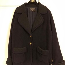 Chanel coat dark blue is in trouble 