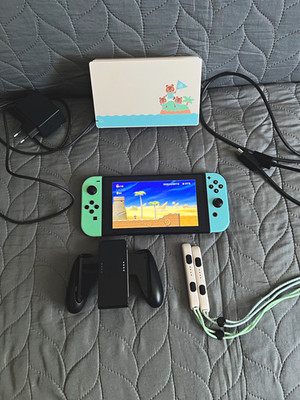 Nintendo Switch Animal Crossing Edition + 128gb Speicherkarte