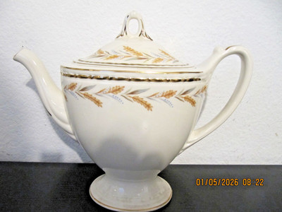 RARE Homer Laughlin Kingston Wheat teapot