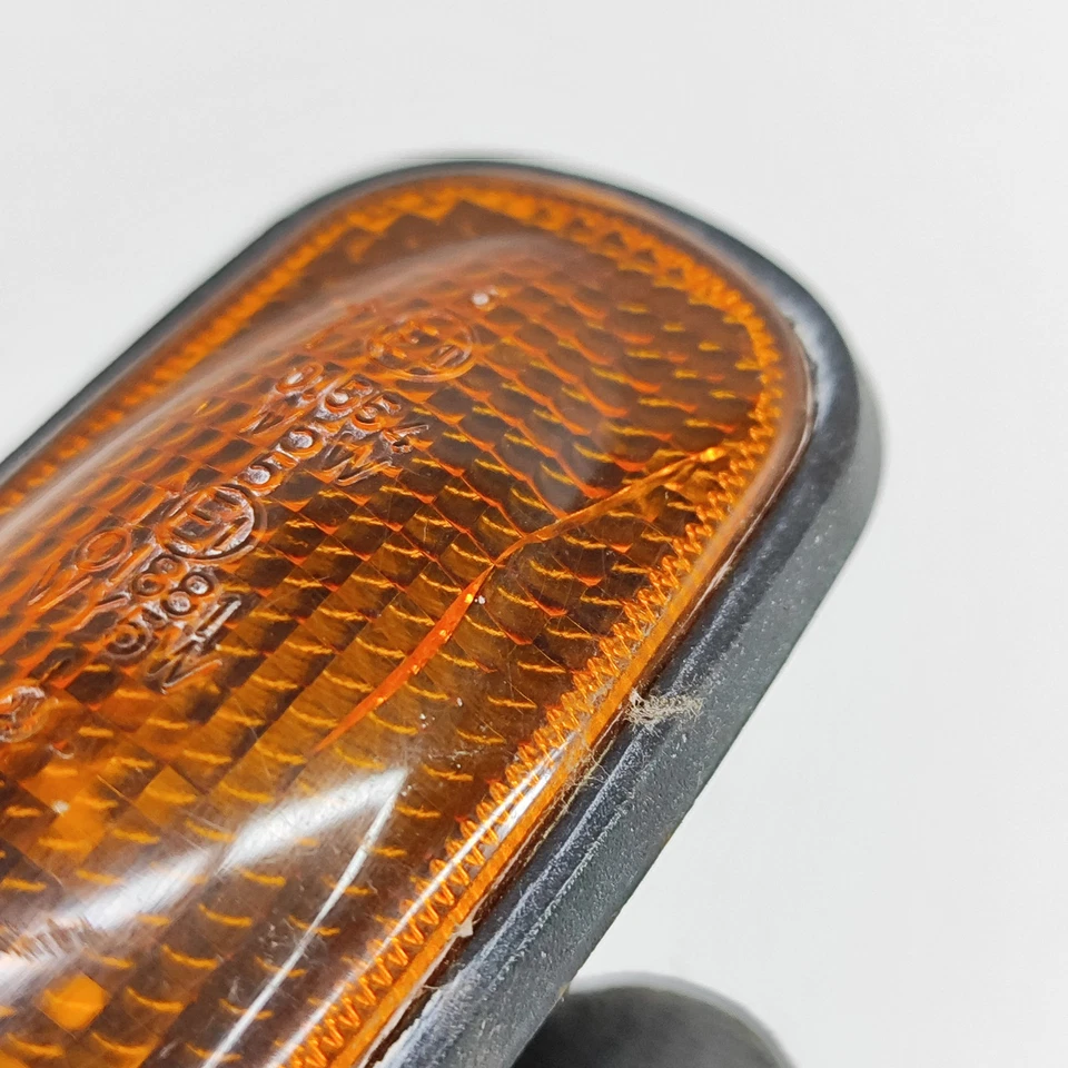 LAND ROVER DEFENDER Station Wagon L316 2003 Parafango anteriore sinistro segnale di svolta - Immagine 4 di 4