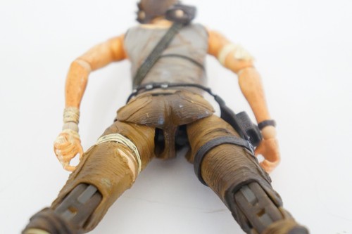 Tomb Raider Lara Croft Action Figure ONLY Collector's Edition Survival Kit - Imagen 11 de 12