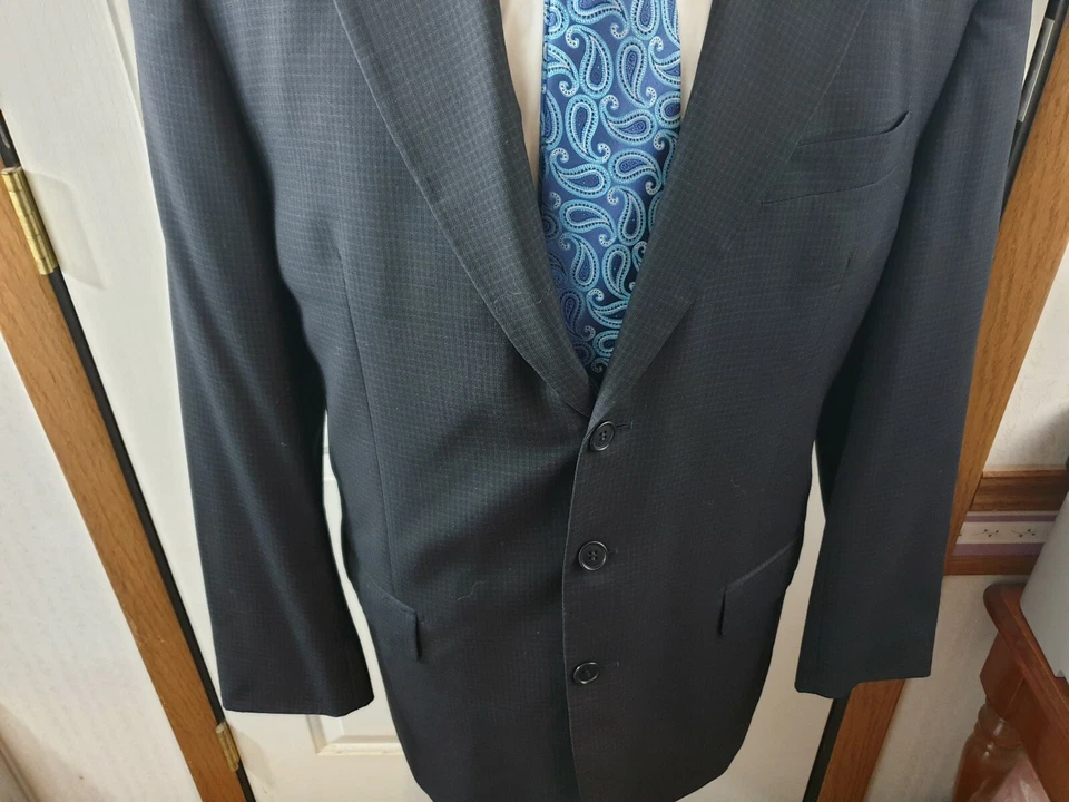 Terno masculino cinza luxo 3 botões micro xadrez 42R calça 35" com 30" L fabricado na Itália  - Imagem 4 de 4