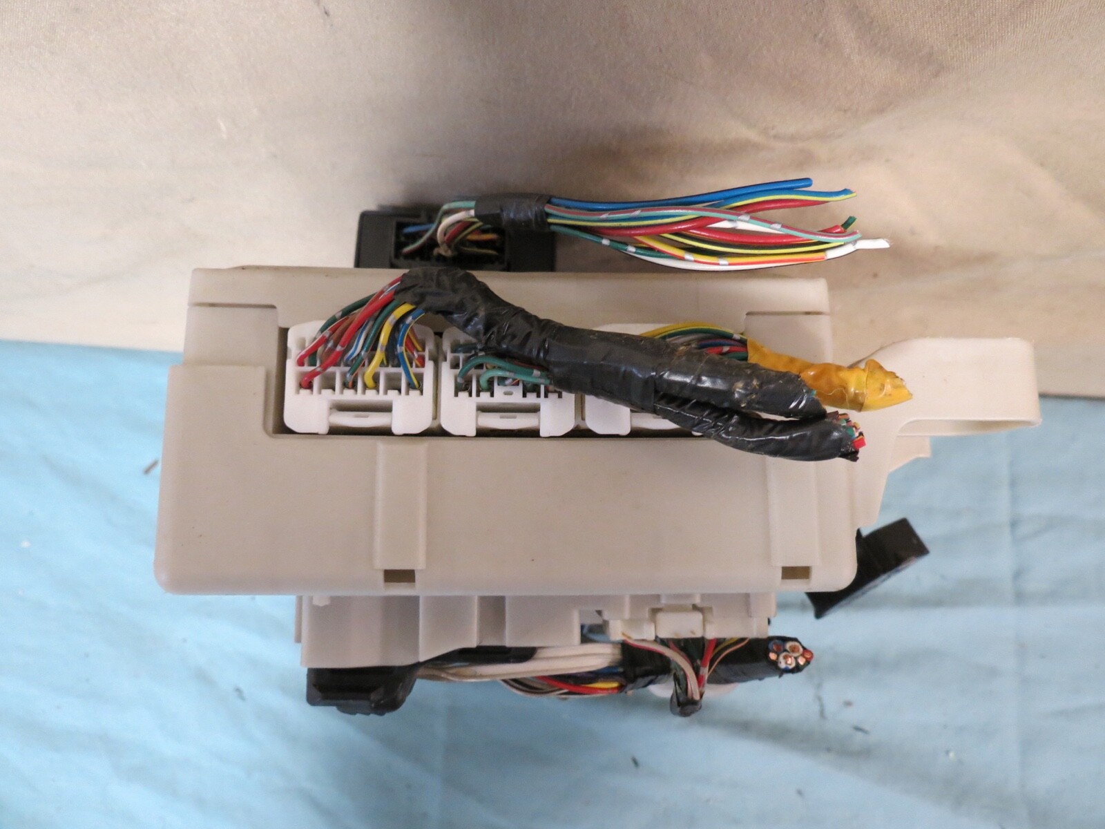 03 04 05 Toyota 4Runner Dash Panel Junction Control Fuse Box w Flasher