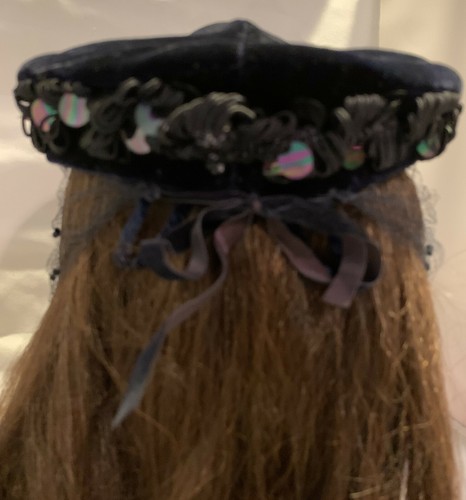 VINTAGE WOMEN'S VELVET HAT WITH FACE NET - Picture 5 of 12