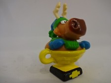 Figurine déco de Noël " Orignal en Coupe du Vainqueur Jaune
