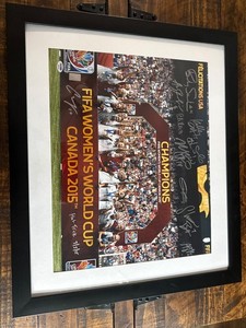 Carli Lloyd USA soccer WWC Hat Trick autographed photo plus 9 player autographs
