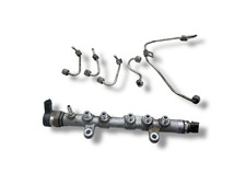 Jaguar E-Pace 2020 distribuidor de combustible moldura tubo de distribución MDV92061