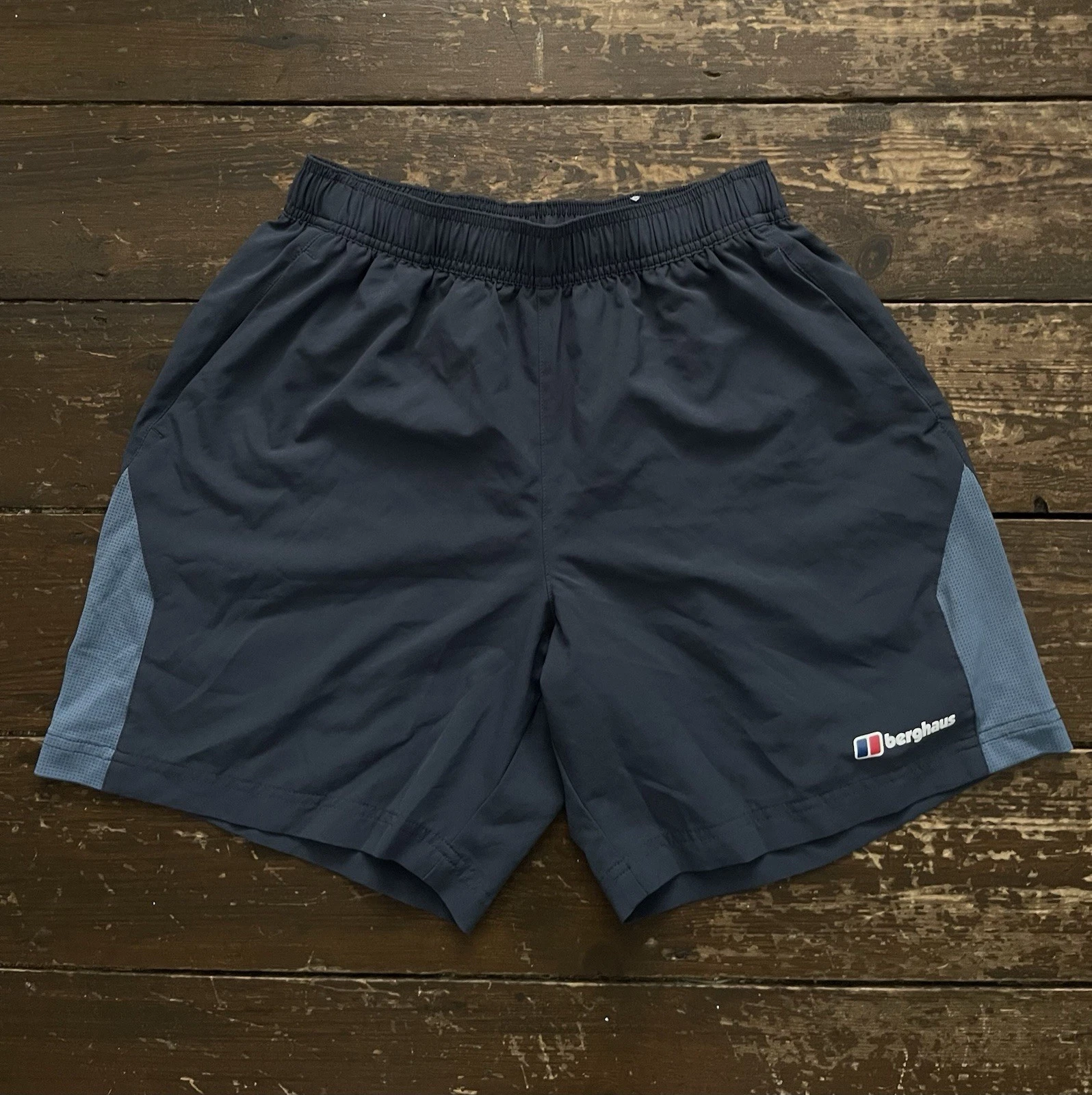 Men's Berghaus Shorts Hiking Navy Blue Medium Pockets Logo Walking Elasticated