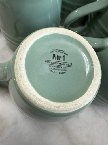 Juego de 5 tazas de café Pier 1 Essentials verde salvia acanaladas 4 1/2" usadas en excelente estado - Imagen 9 de 13