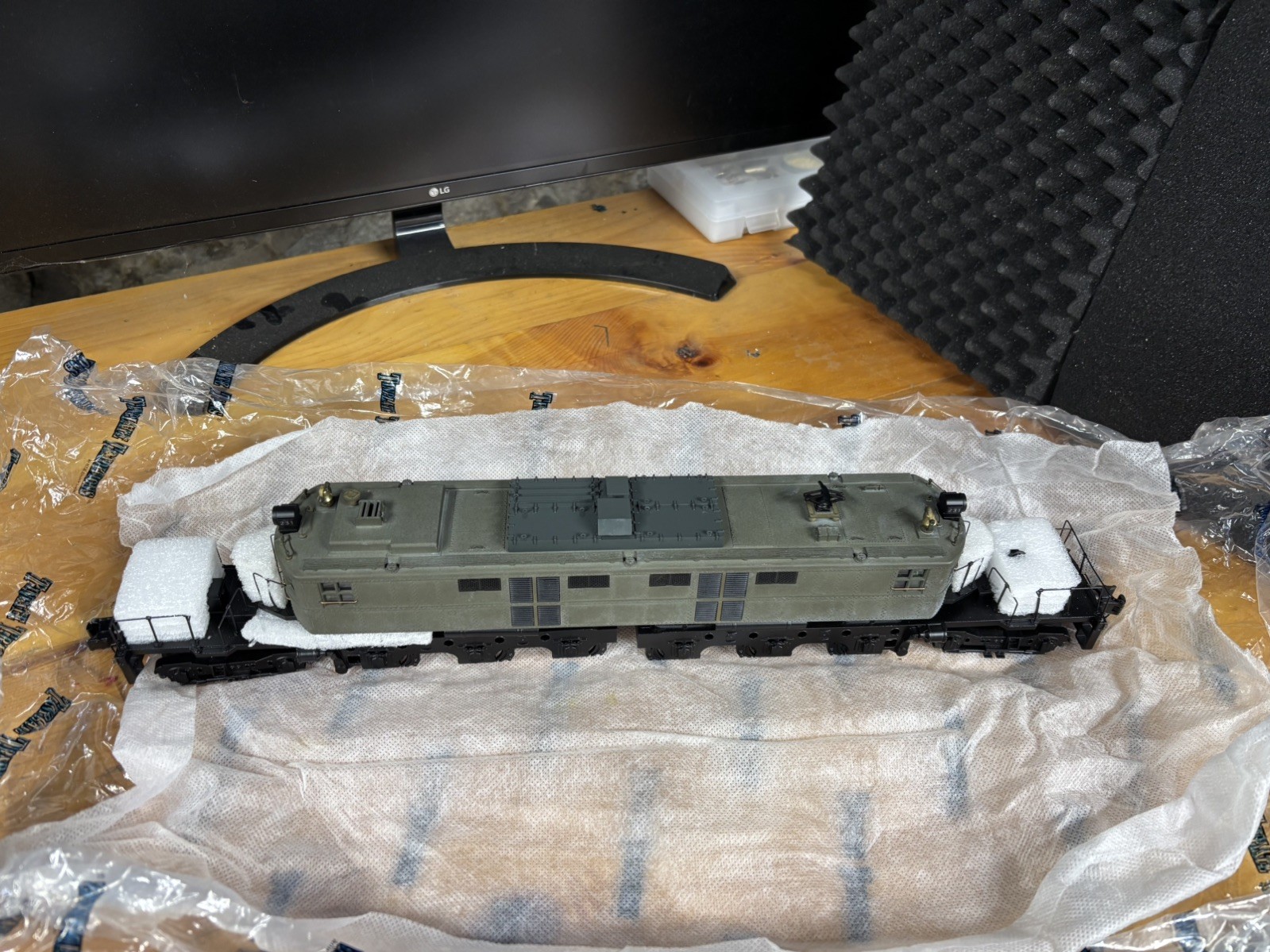 Mth Box MTH PREMIER P2 BOX CAB ELECTRIC FULL CHASSIS & UN-PAINTED SHELL | eBay