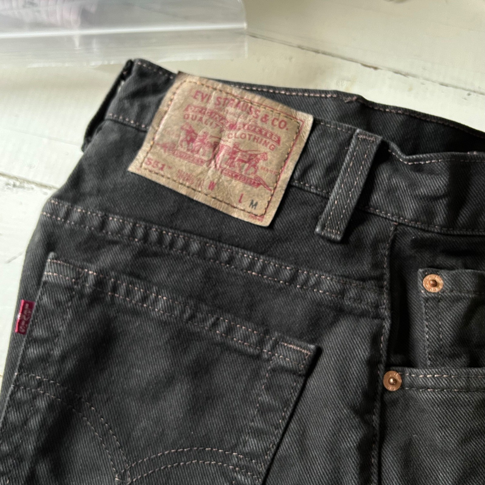 Vintage Levi's 551 Women's Relaxed Fit Tapered Leg Black Denim Jeans Size 8 Med