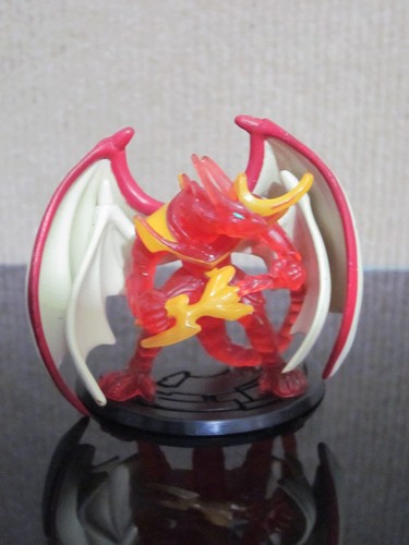 Bakugan Helix Dragonoid Red Pyrus Figure Translucent 2" - 第 1/13 張圖片