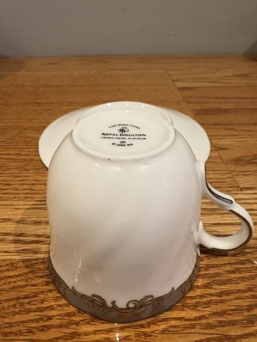 Royal Doulton CROWN SWIRL PLATINUM Teetasse und Untertasse - NEU - Bild 15 von 15