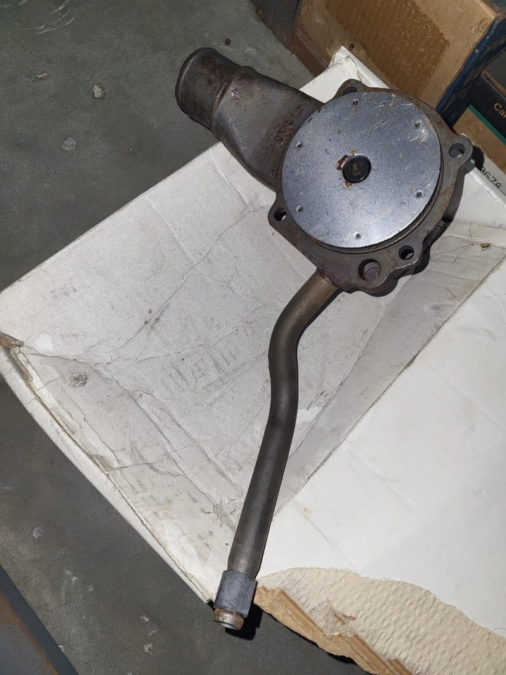Bomba de agua 300 Ford 1987-92 Cardone 58-340 Reman F150, F250, F250, BRONCO, SERIE E Foto 3 de 4