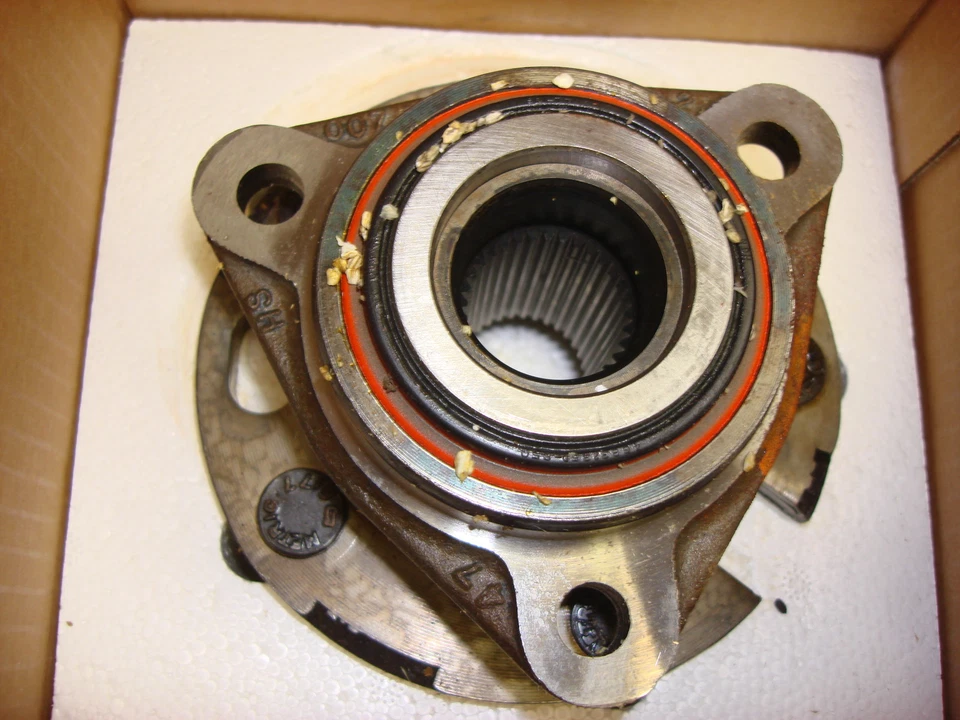 1982 1983 1984 CADILLAC CHEVY BUICK PONTIAC OLDS FRONT HUB ASSEMBLY 20-17K T-39 — 第 2/2 张图片