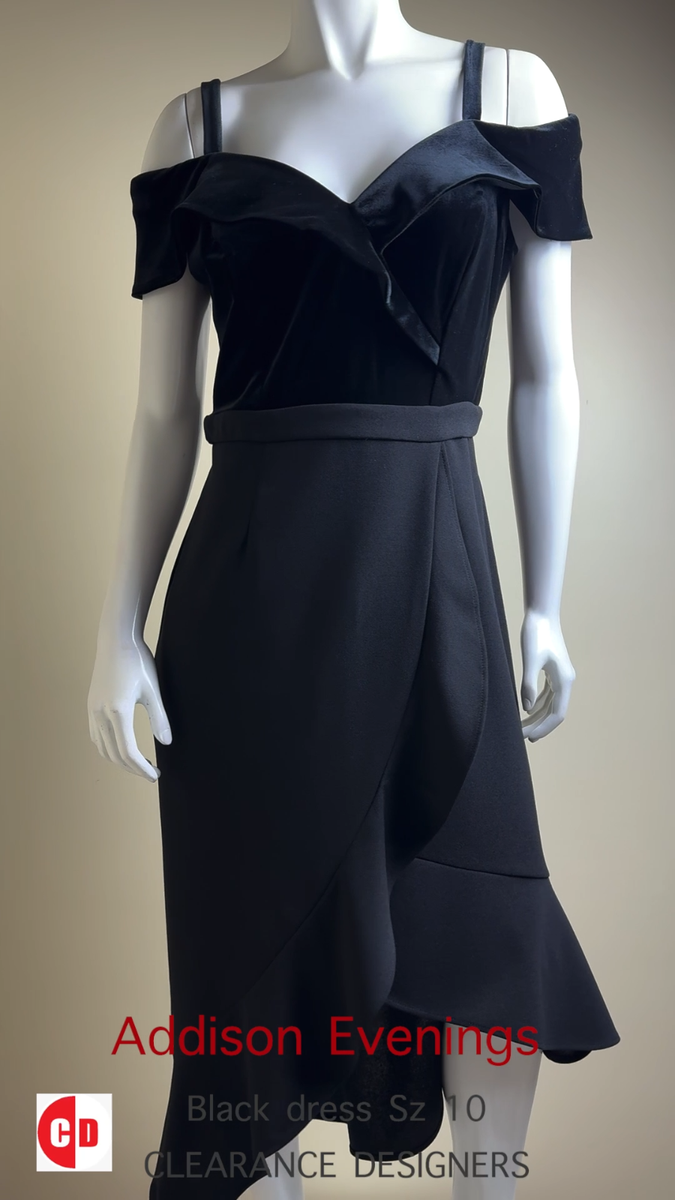 green emerald velvet dress Addison Gown – Social Apparel