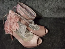 Poetic License Sweet Dream Vail Rose Pink shoes.                        sz. 8/39