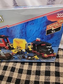 Lego 3225 TRAIN 9 V Classic Train set NEW IN BOX SEALED  B31