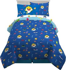Baby Shark "Big Time Shark" Kids Reversible Twin Bed Set-AB08539G97D3