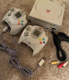 SEGA Dreamcast Console White HKT-3020 Console w/ Cables & Two Controllers