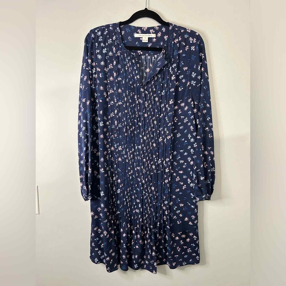 Diane Von Furstenberg Navy Blue Meadow Floral Print Silk Mini Dress Diane Von Furstenberg Navy Blue Meadow Floral Print Silk Mini Dress