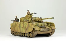 PreSale German Panzer IV Ausf. H Early /w 04 Crews WW2 1:35 Pro Built Model