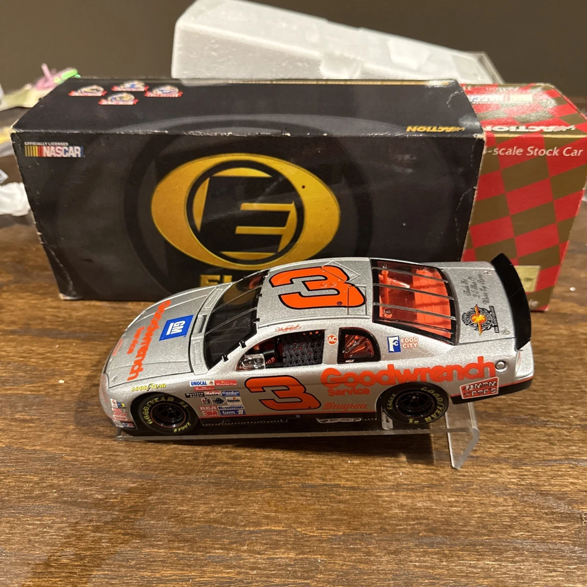 Dale Earnhardt Diecast Racing Cars 1:24 1995 Vehicle Year for sale