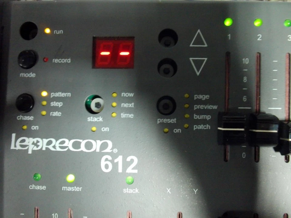 Leprecon 612 LP-612 Microplex DMX 12-Channel Lighting Console Controller (V3422) - Image 2 of 4