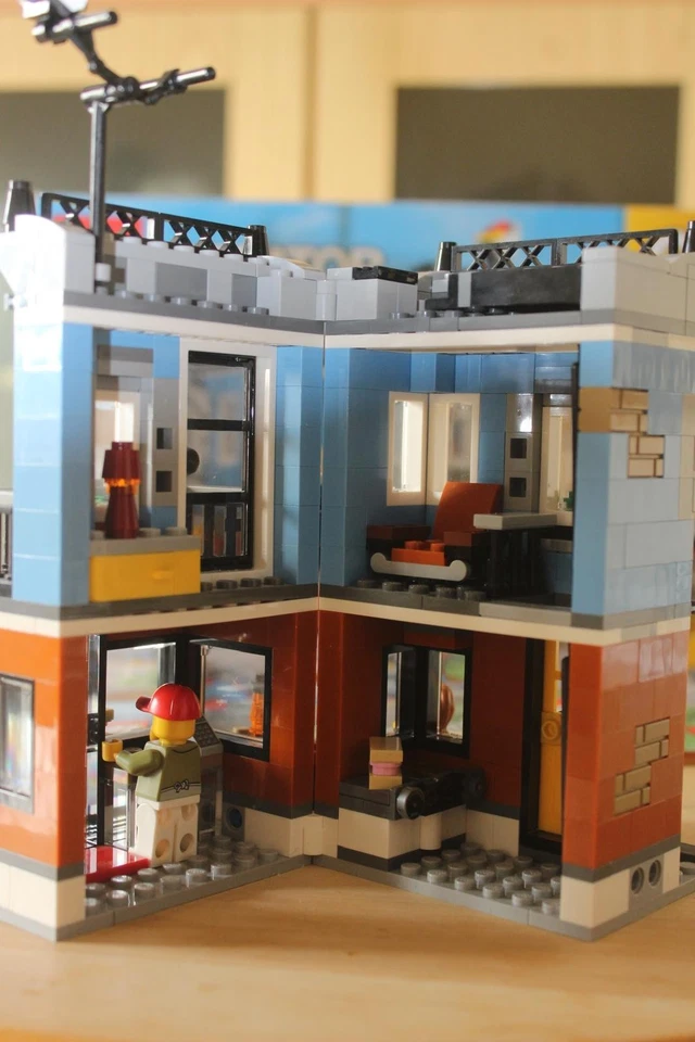 LEGO Creator 31050 Corner Deli, foto 3 di 5