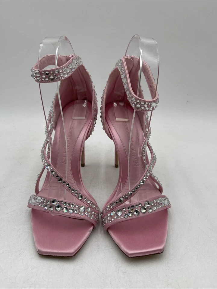 Sandálias femininas Alexander Mcqueen cetim enfeitado com cristal salto alto rosa tamanho 38 - Imagem 3 de 4