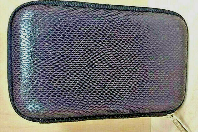 Juego de 5 cepillos Laura Mercier Deluxe + estuche 8,25 x 5 x 1,5 + bolsa de viaje pequeña Foto 2 de 4