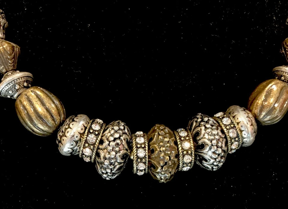 Collar Premier Designs ISABELLA Plata y Latón Cristal Cuentas - Usado Foto 2 de 4