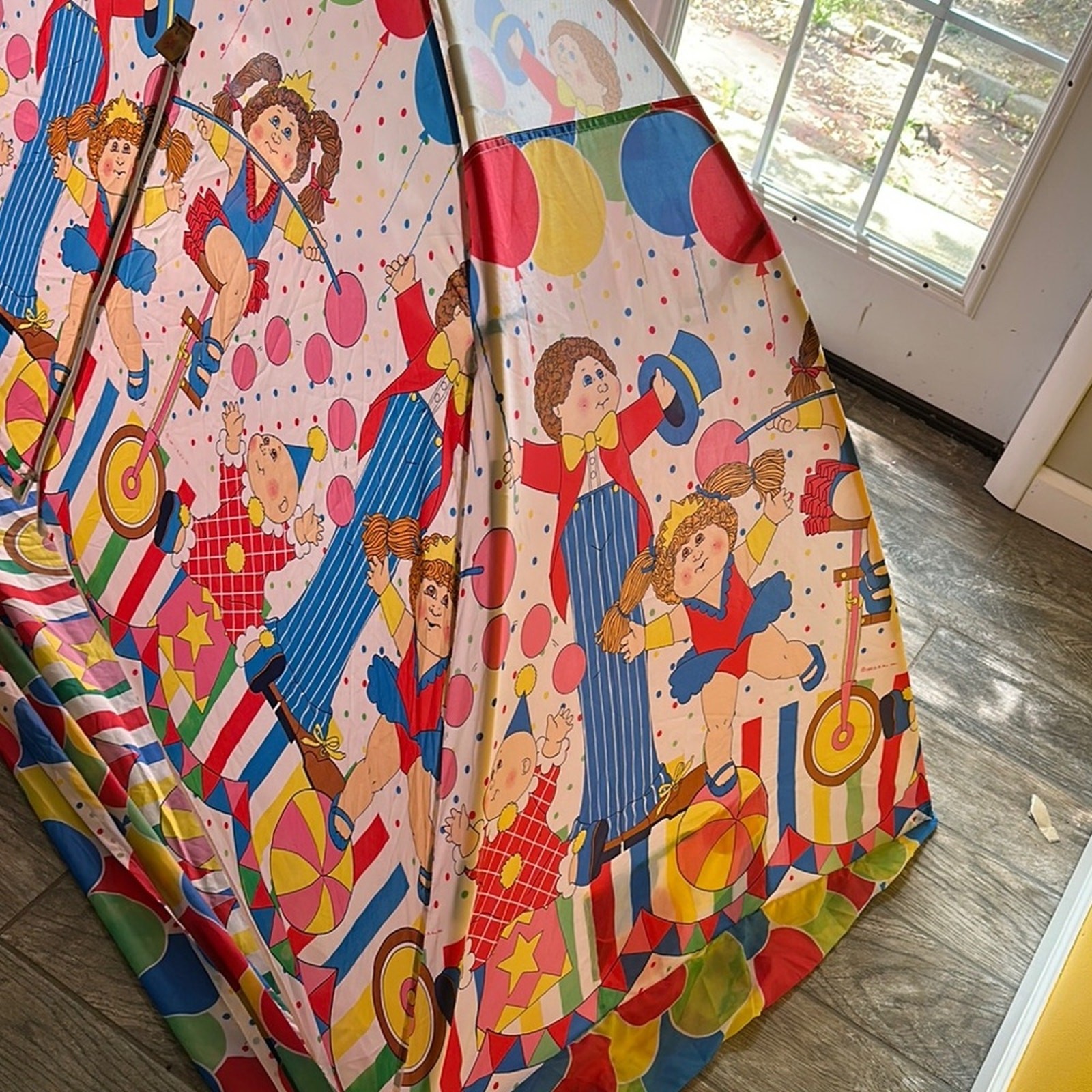 VINTAGE cabbage patch boll Colorful Circus bed Tent 1985